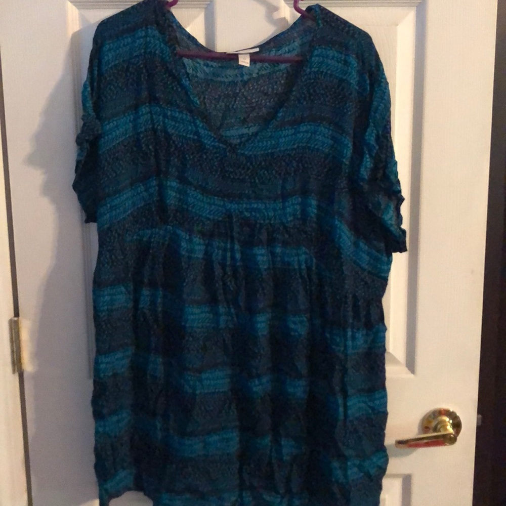 Blue and turquoise flowy maternity top